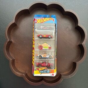 Hot Wheels Let’s Race Multi-Colored 5 Pack (JBJ79)